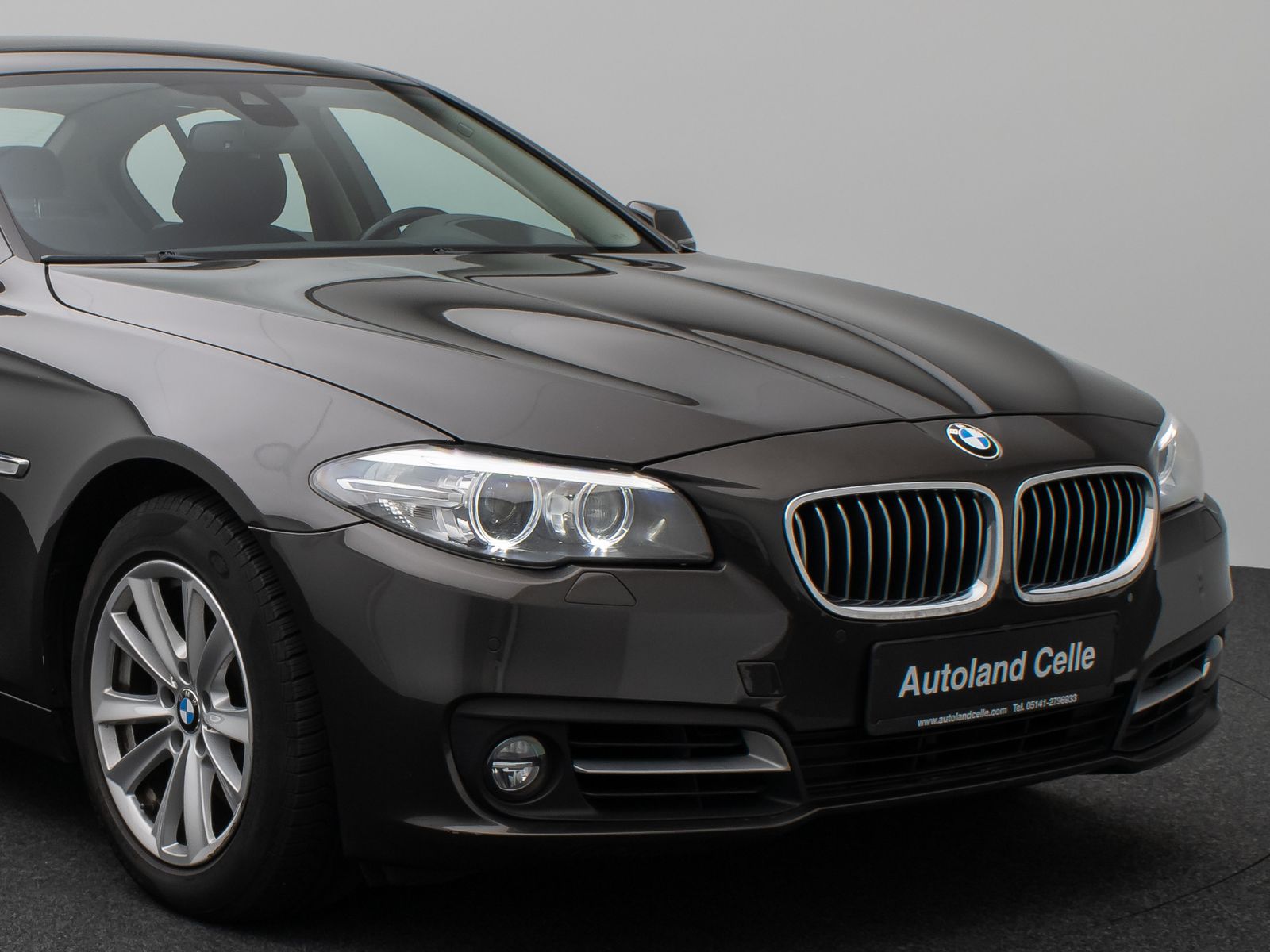 Fahrzeugabbildung BMW 520d Kamera Glasdach HUD HiFi Komfort Alarm AHK