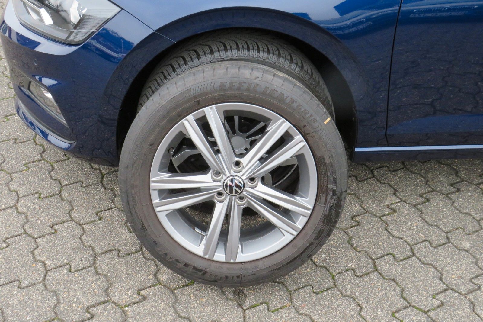 Fahrzeugabbildung Volkswagen Polo United KAMERA SITZH. NAVI KEYLESS APP-CON 1