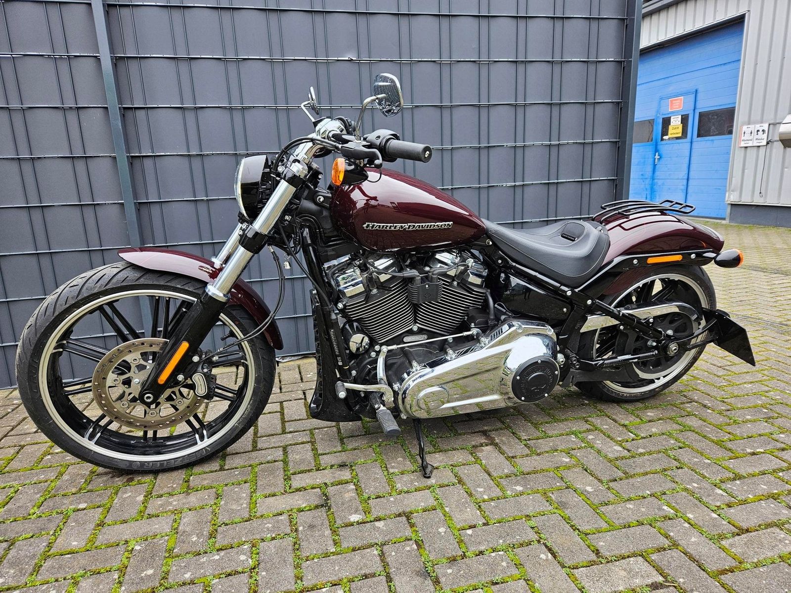 Fahrzeugabbildung Harley-Davidson Softail Breakout 114 FXBRS Jekill & Hyde