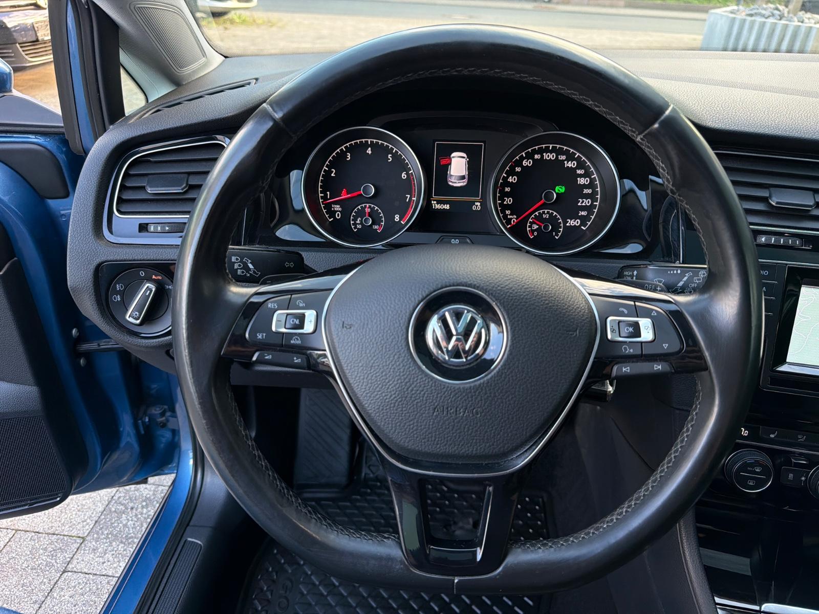 Volkswagen Golf VII 1.4 TSI Lim. Highline DSG*Pano*Standhz