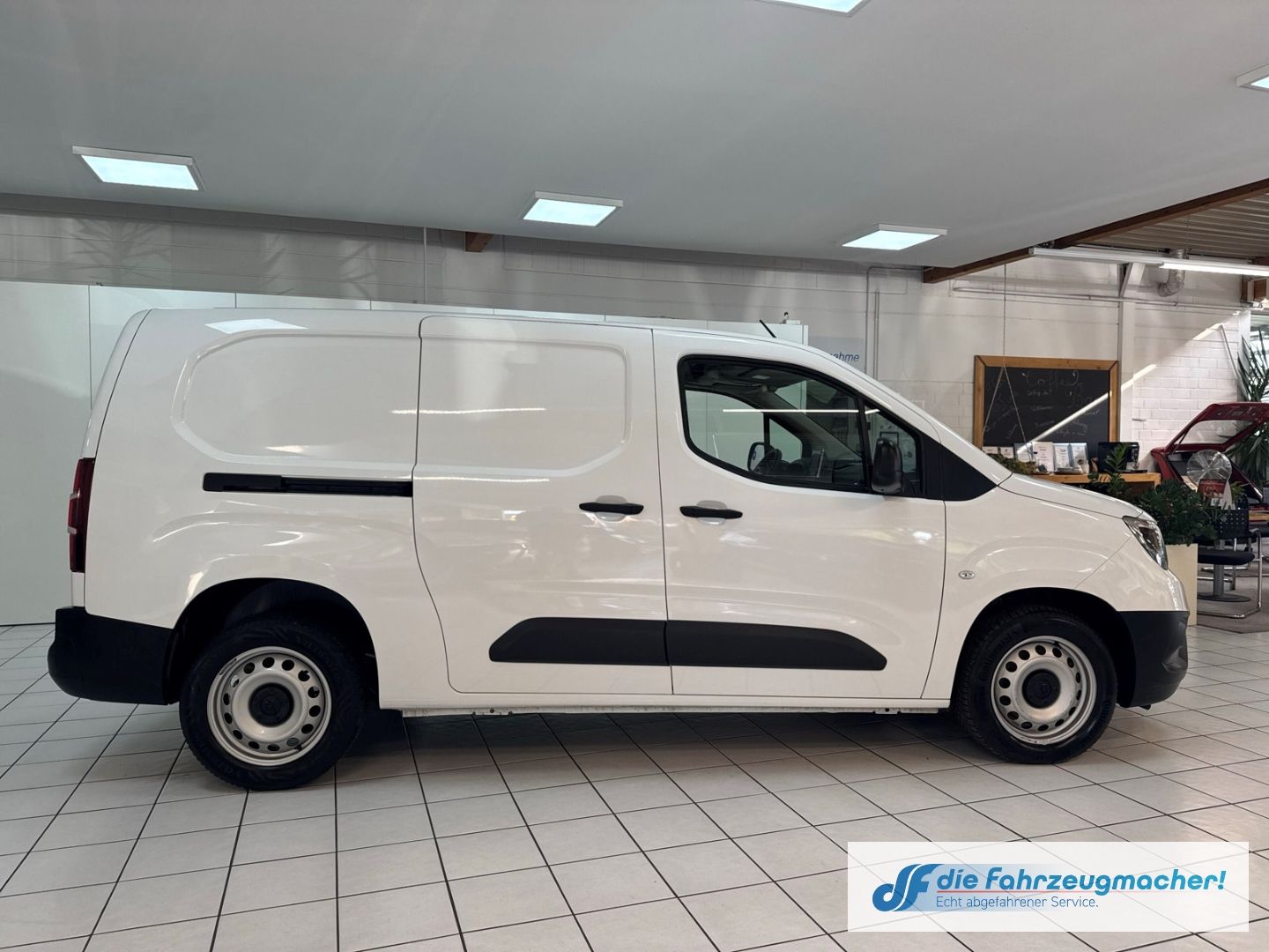Fahrzeugabbildung Opel Combo E Cargo Edition erhöhte Nutzlast XL 1.5 D