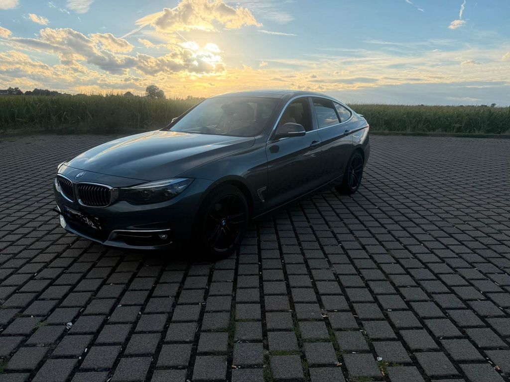 Image of BMW 320