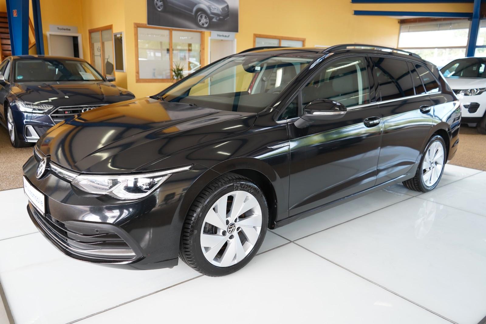 Volkswagen Golf VIII Variant Style AUTOMATIK / NAVI / R-KAM