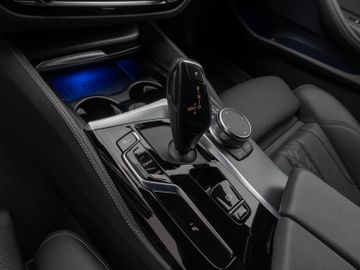 Fahrzeugabbildung BMW 520d xD M Sport Kamera DAB HiFi 4xKlima ACC Komf