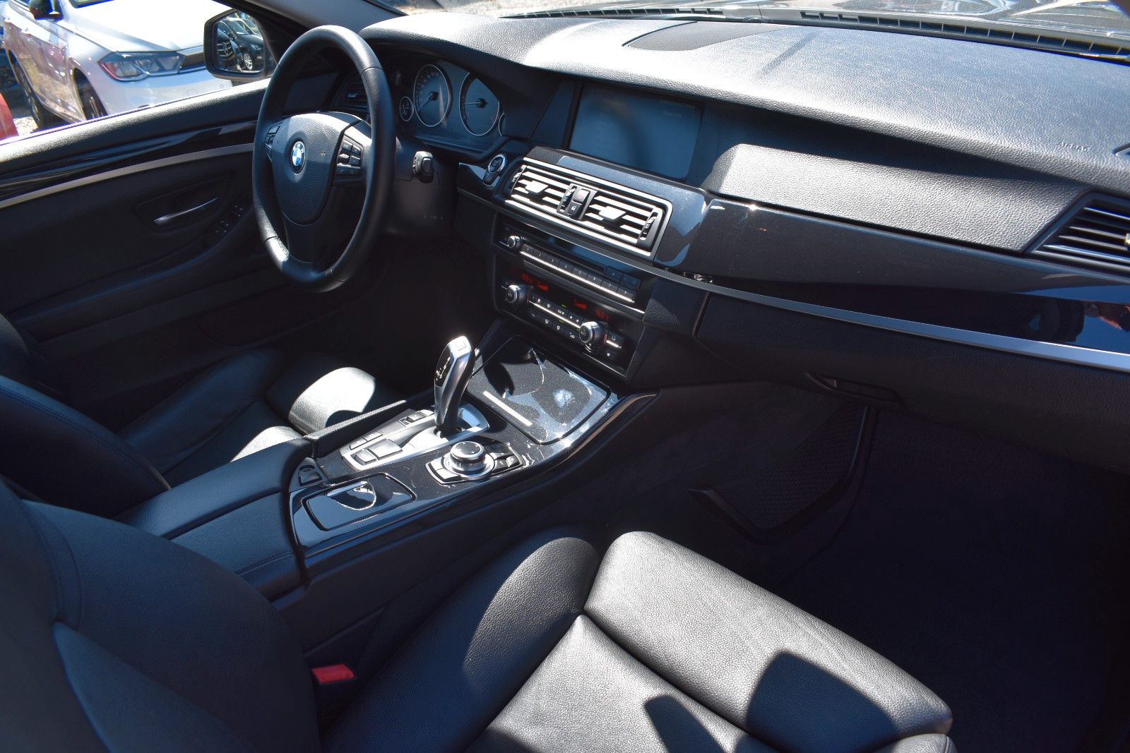 Fahrzeugabbildung BMW 530d Limousine xDrive AHK/Memory/ACC/SLI/Leder
