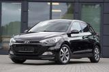 Hyundai i20 blue Passion *MIT 2 JAHREN GARANTIE* - Hyundai i20: Schwarz