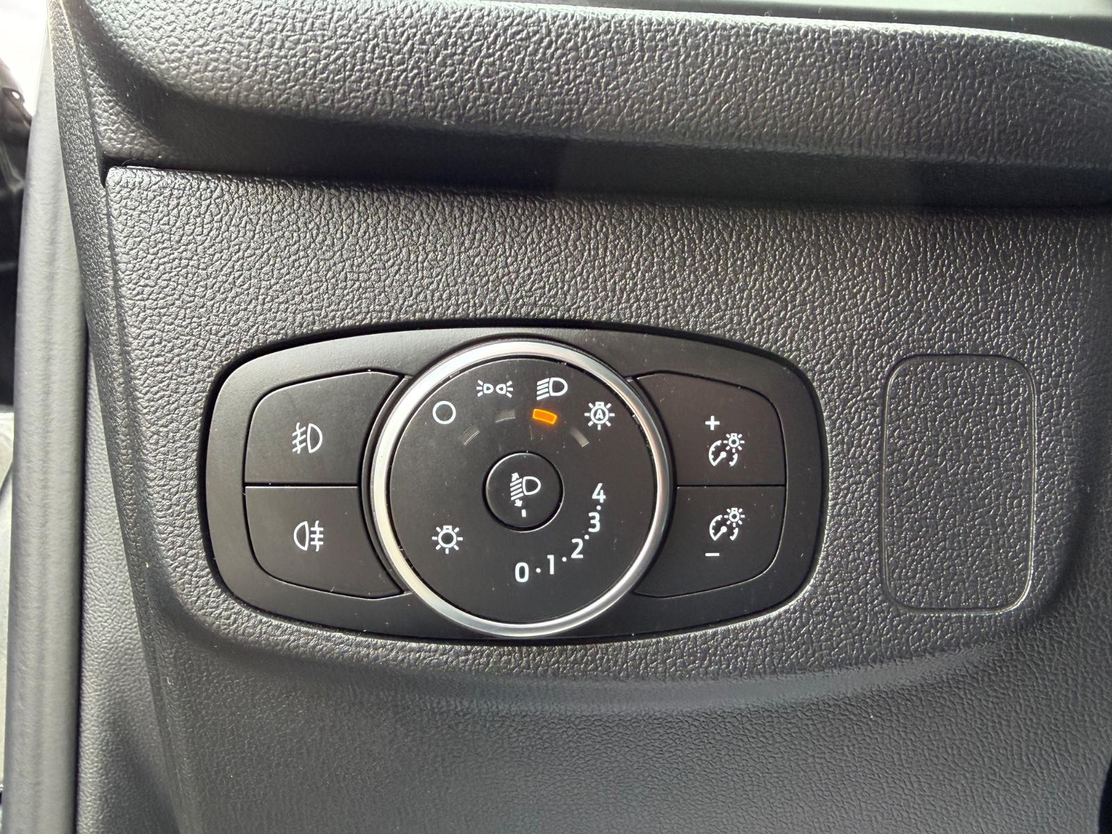 Ford Focus Lim. Cool & Connect/Navi/Keyless/Tempomat
