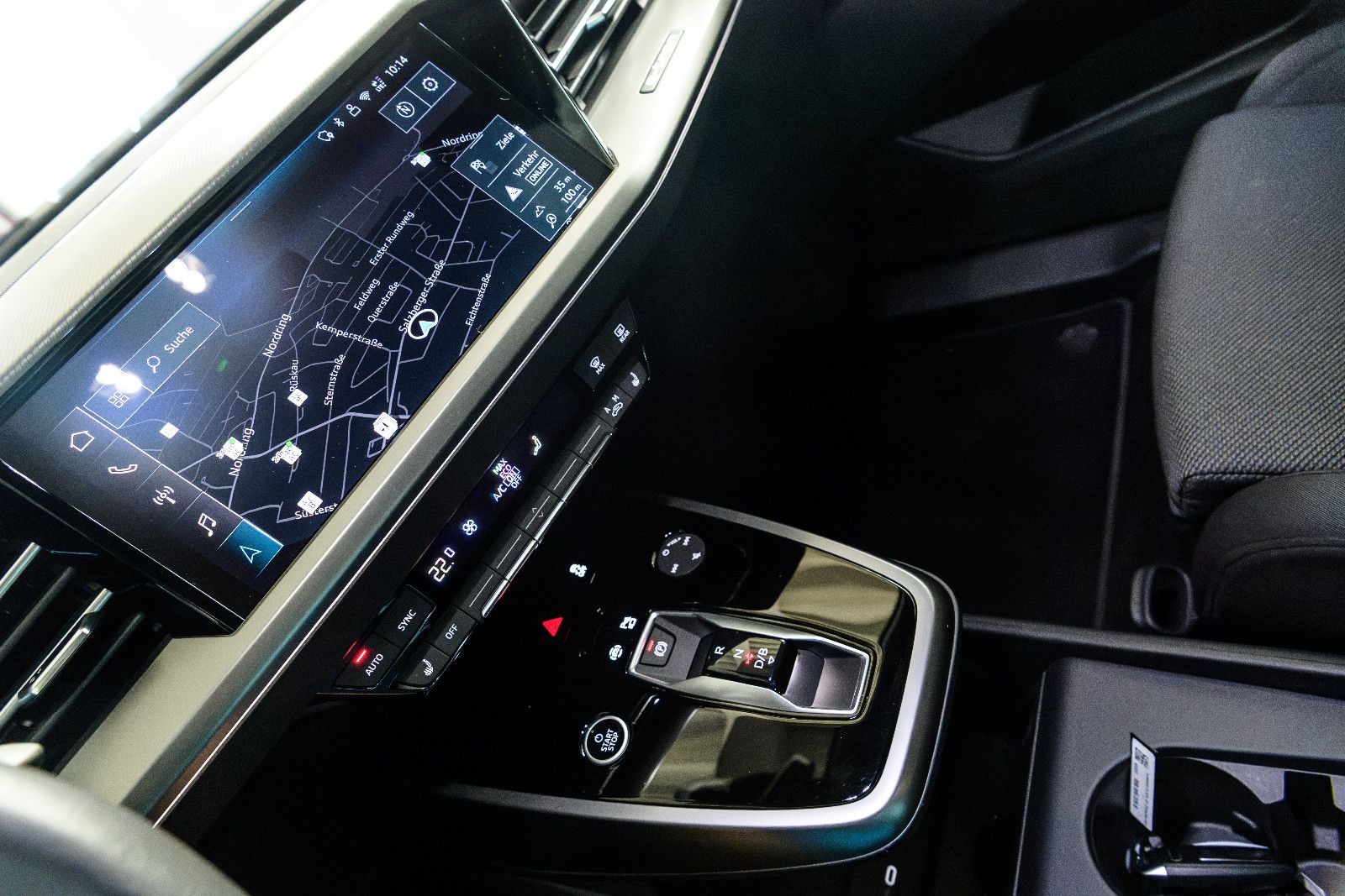 Fahrzeugabbildung Audi Q4 e-tron 45 quattro S-Line MATRIX/RFK/NAVI/