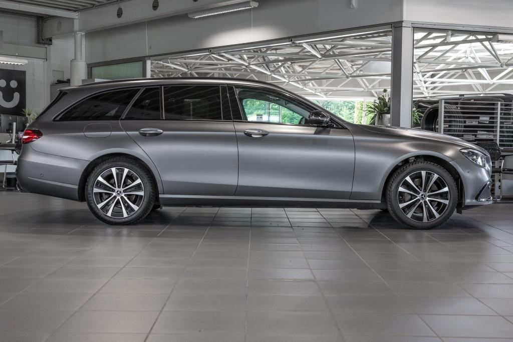 Mercedes-Benz E 220 T d AVANTGARDE NIGHT WIDE 360 AHK DISTR