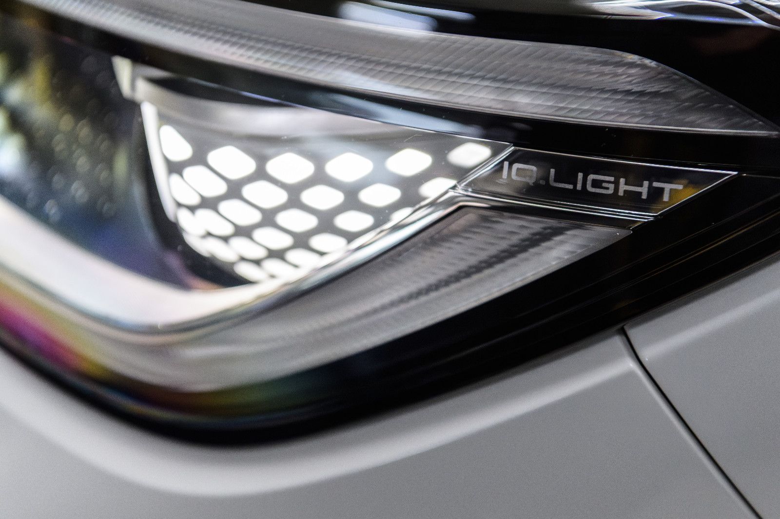 Fahrzeugabbildung Volkswagen ID.4 Pro IQ-LED+AHK+360°KAM+KEYLESS+WÄRMEP+DCC