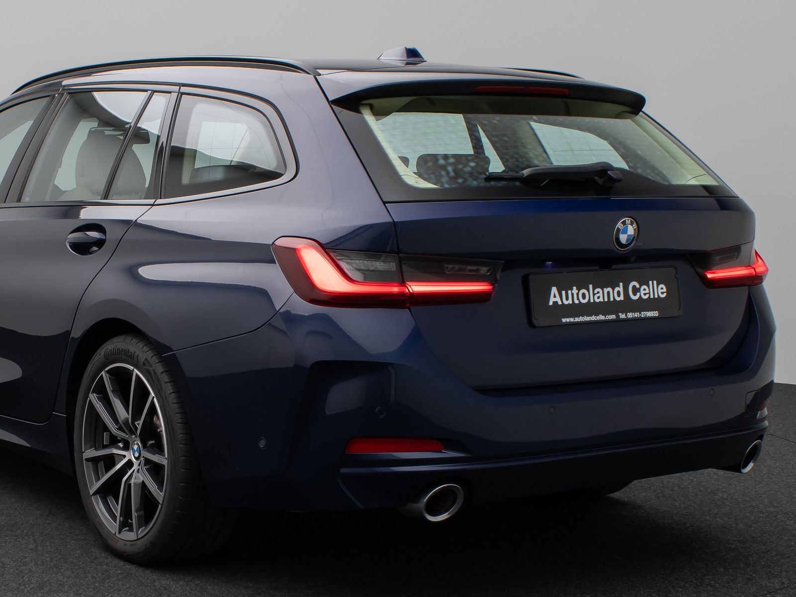Fahrzeugabbildung BMW 330i xD Kamera DAB HiFi Leder Sportsitz Komfort