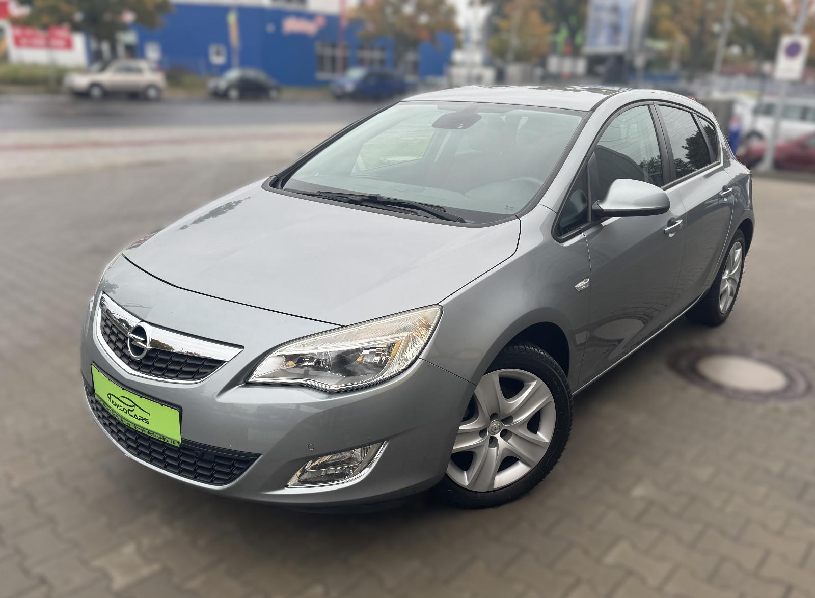 Opel Astra J Lim*Design*PDC*Sitzheiz*2Hand*S-HeftVoll