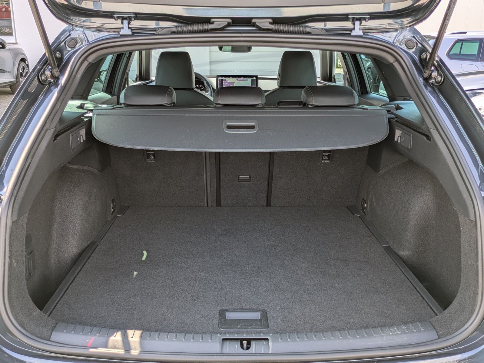 Fahrzeugabbildung CUPRA Leon 1.5 eTSI DSG MATRIX-LED*ACC*APP*KAMERA*18"