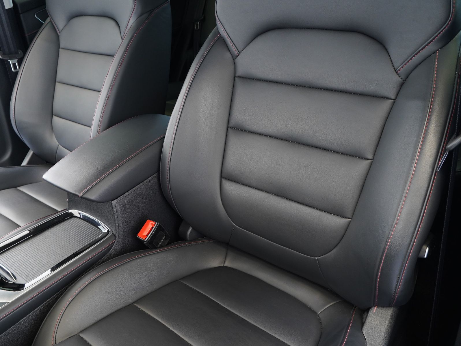 Fahrzeugabbildung MG EHS Hybrid Luxury PHEV LEDER/NAVI/ACC/BSM/KAMERA