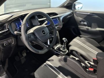 Fotografie 14 des Opel Corsa 1.2 Direct Injection Turbo GS