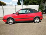 Volkswagen Golf III Cabrio 1,8 Avantgarde rot - Volkswagen Golf: Avantgarde