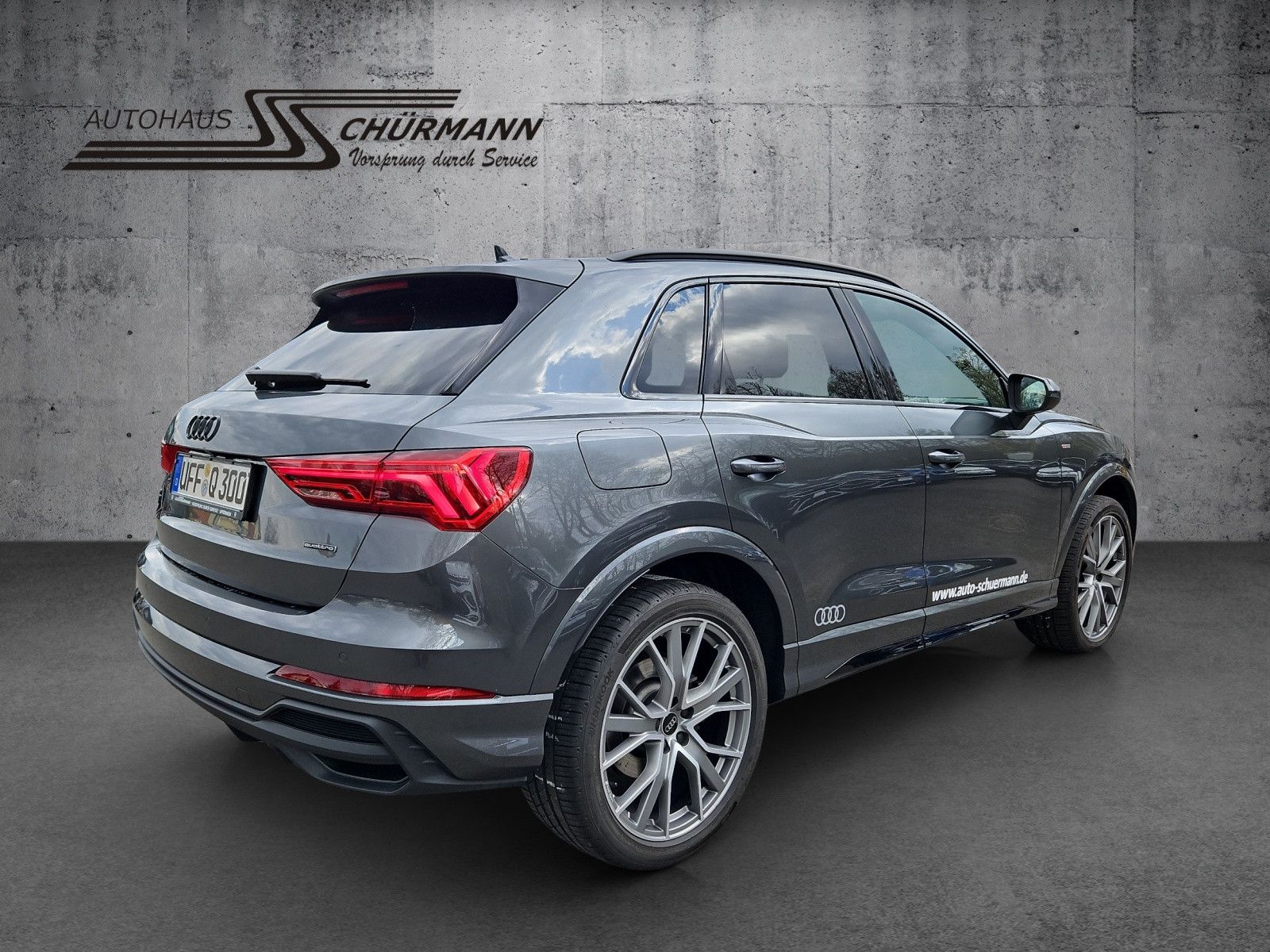 Q3 40 TFSI quattro S tronic S line schwarz Optik