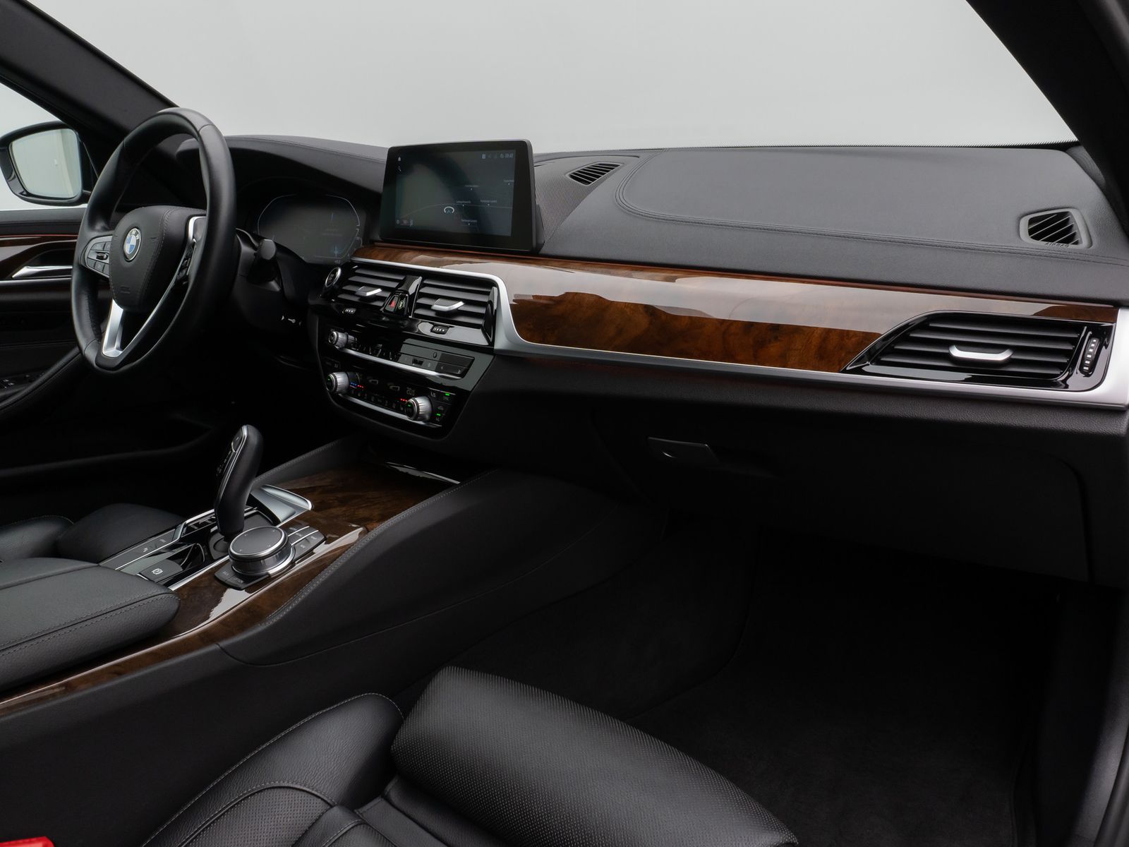 Fahrzeugabbildung BMW 530e iP Luxury Line Kamera HiFi Fernlichtassist