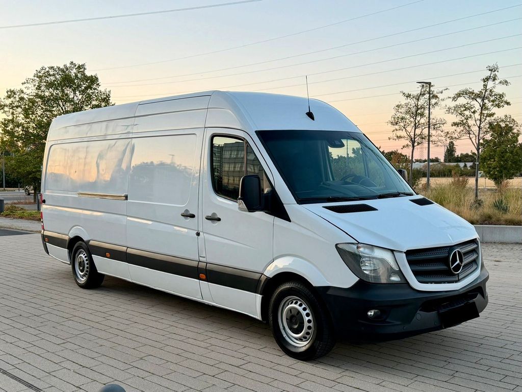 Image of Mercedes-Benz Sprinter