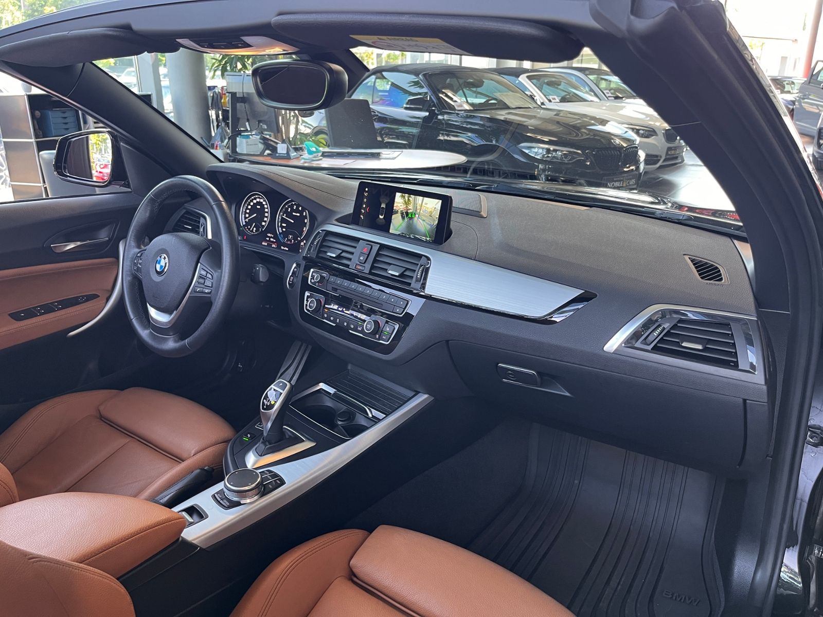 Fahrzeugabbildung BMW 220i Cabrio M Sport Shadow LED NAV RFK SHZ 18"