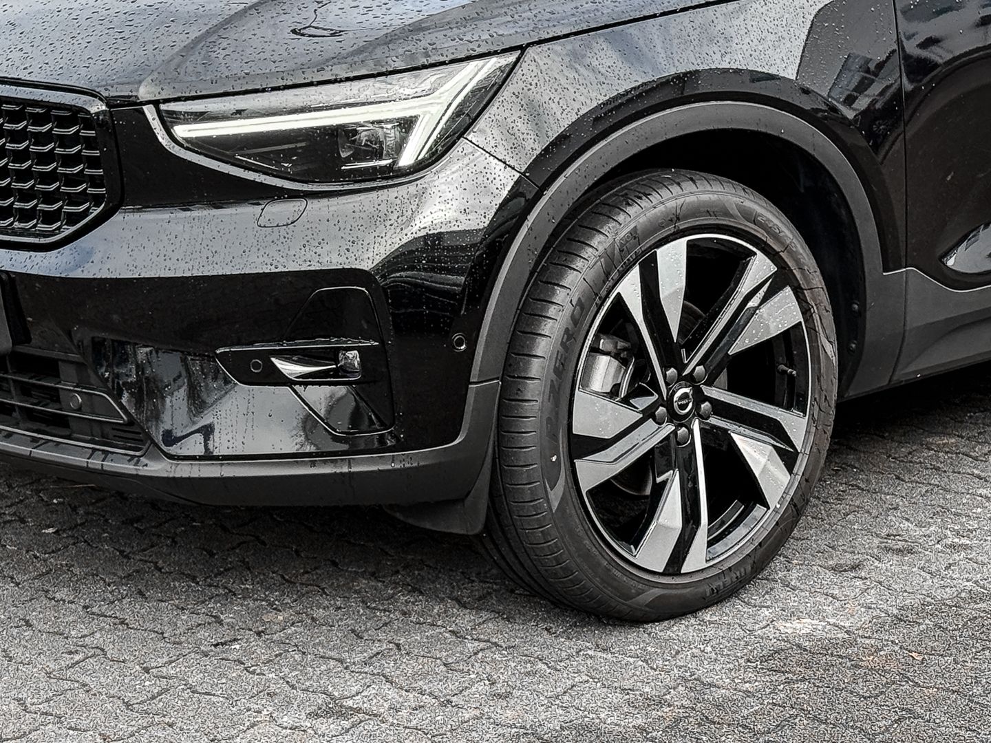 Volvo XC40 B4 B Ultimate Dark 2WD StandHZG Memory Sitz foto 3