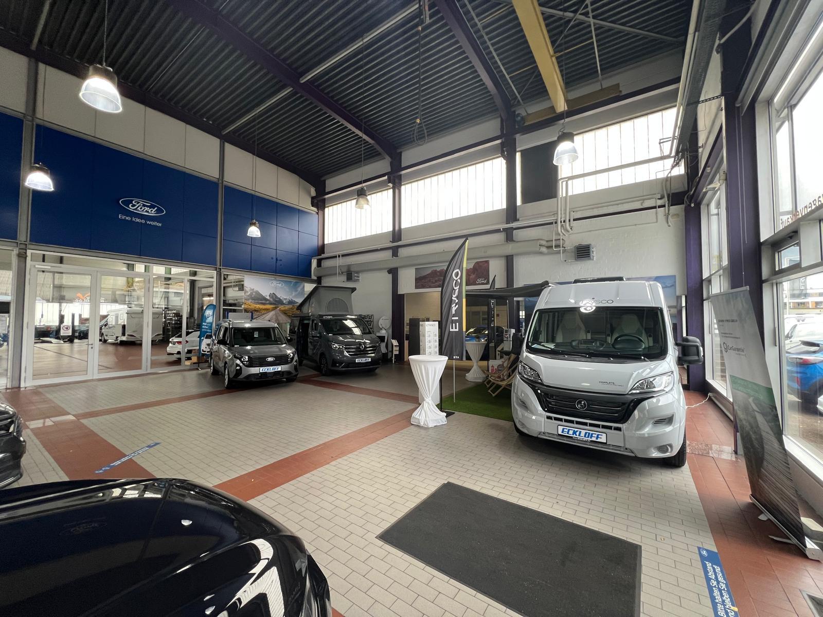 showroom-image-top