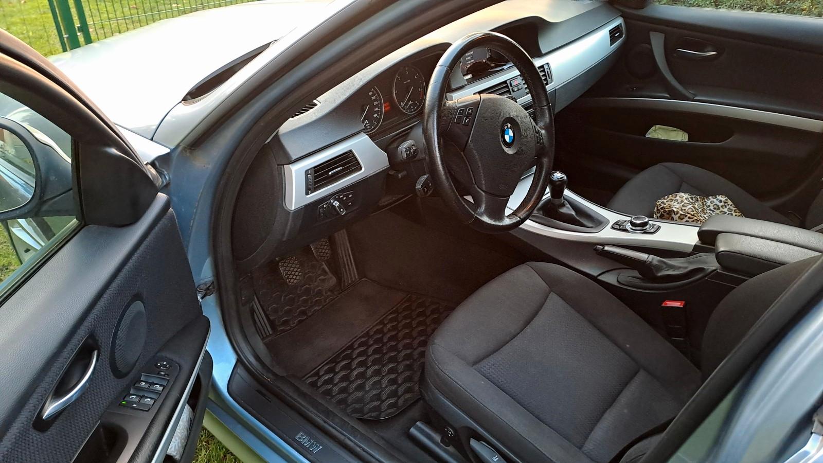 BMW 318 2010 — photo 6