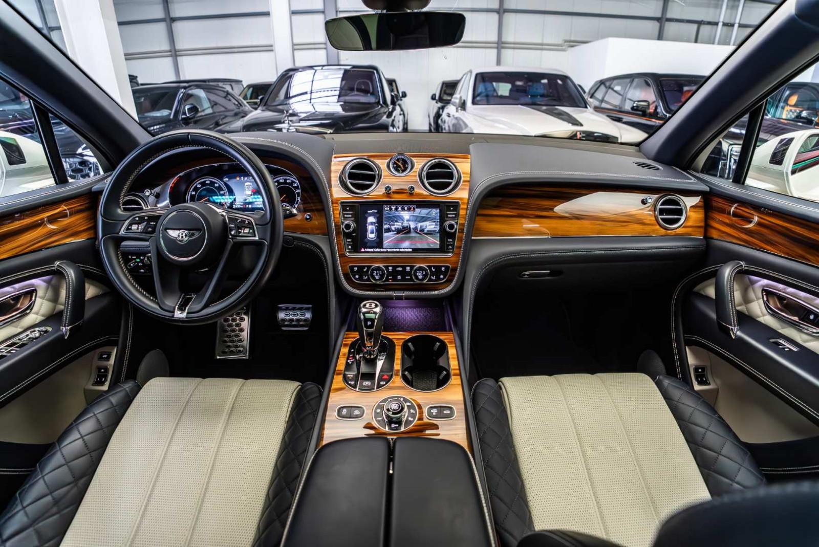 Bentley Bentayga 6.0 W12 Mulliner Full Carbon / Rear TV
