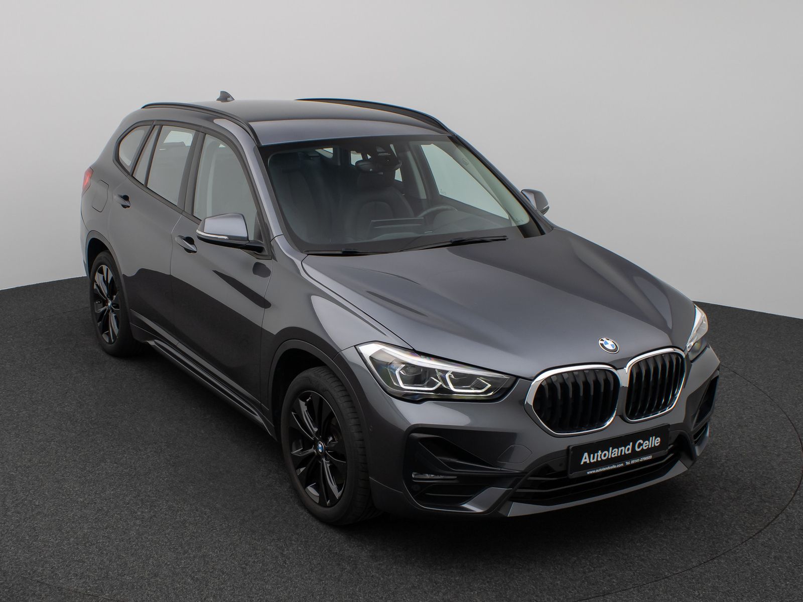 Fahrzeugabbildung BMW X1 xD25e SportLine Kamera HUD DAB HiFi AHK Alarm