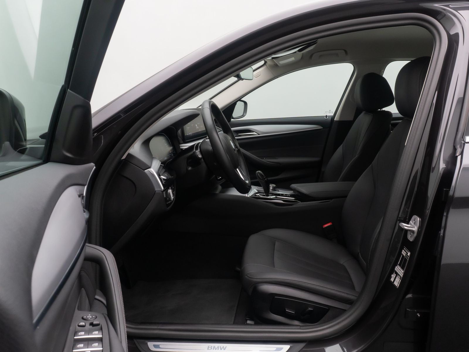 Fahrzeugabbildung BMW 530i DriveAss Alarm DAB Kamera CoickpitPro WLAN