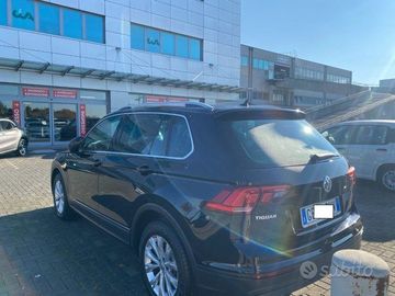 Volkswagen Tiguan - 4