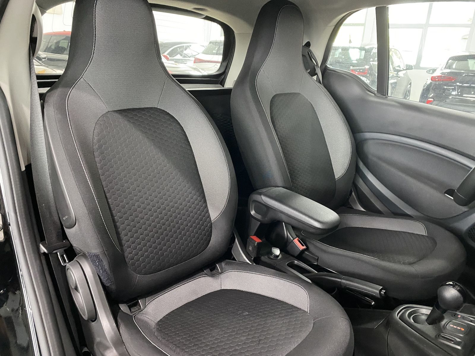 Fahrzeugabbildung Smart ForTwo EQ Pulse-Exclusive 22KW/Pano/MATT/Navi/
