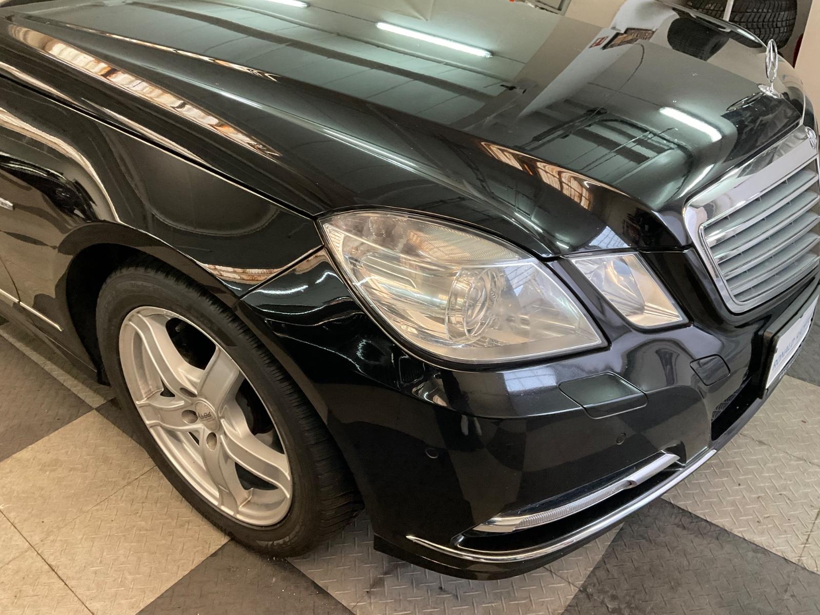 Mercedes-Benz E220 2011 — photo 20