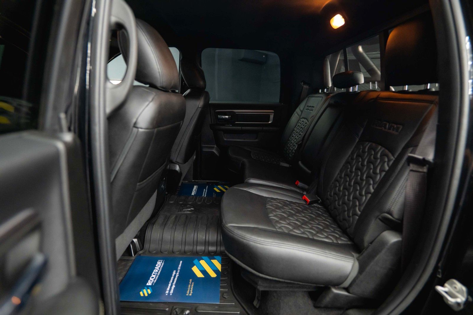Fahrzeugabbildung Dodge RAM 5.7 V8 HEMI 4x4 Sport OFFROAD Night WARLOCK