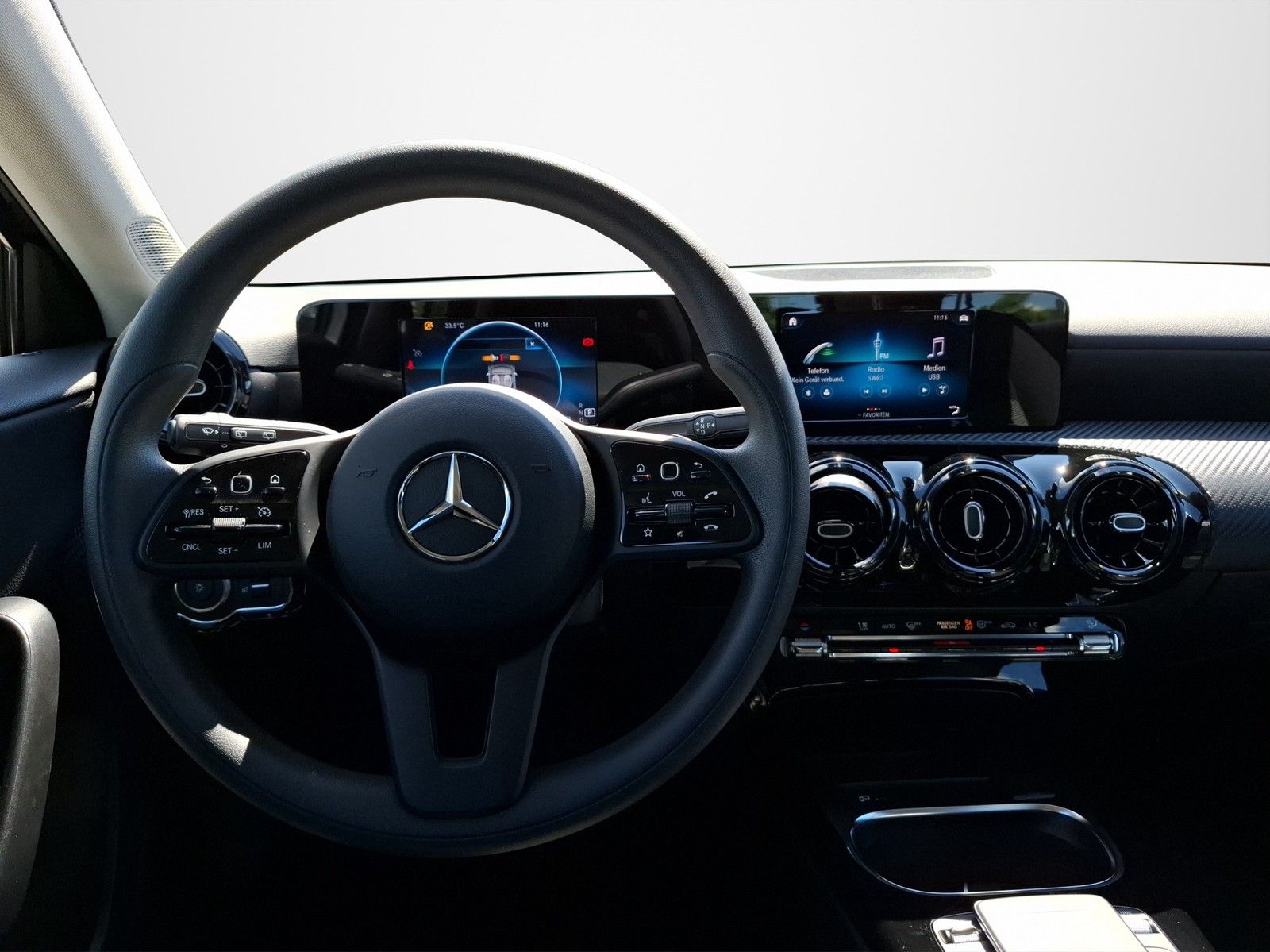 MERCEDES-BENZ A 200 AUTOMATIK / KLIMA / / LED / KAMERA / ALU - Image 11