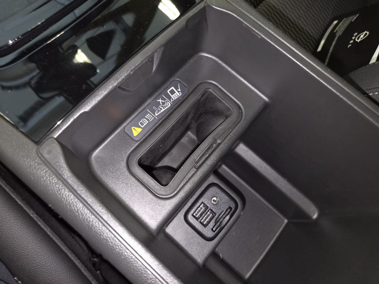 Fahrzeugabbildung Opel Insignia B Sports Tourer Elegance / ERGOSITZ /