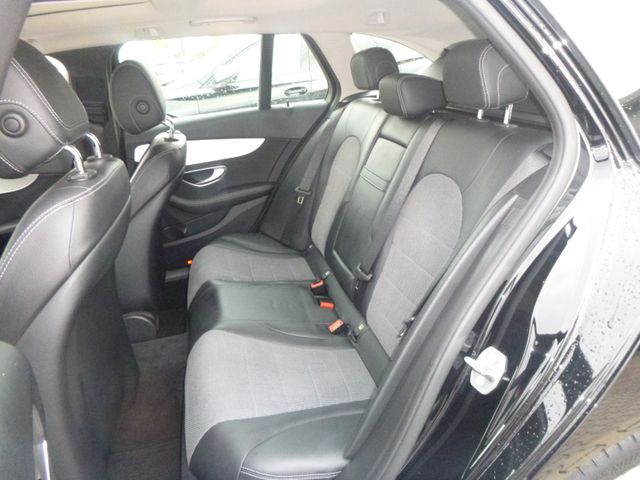 Fahrzeugabbildung Mercedes-Benz C 220d T >AUT/PANO/STANDHEIZ/LED-LICHT...