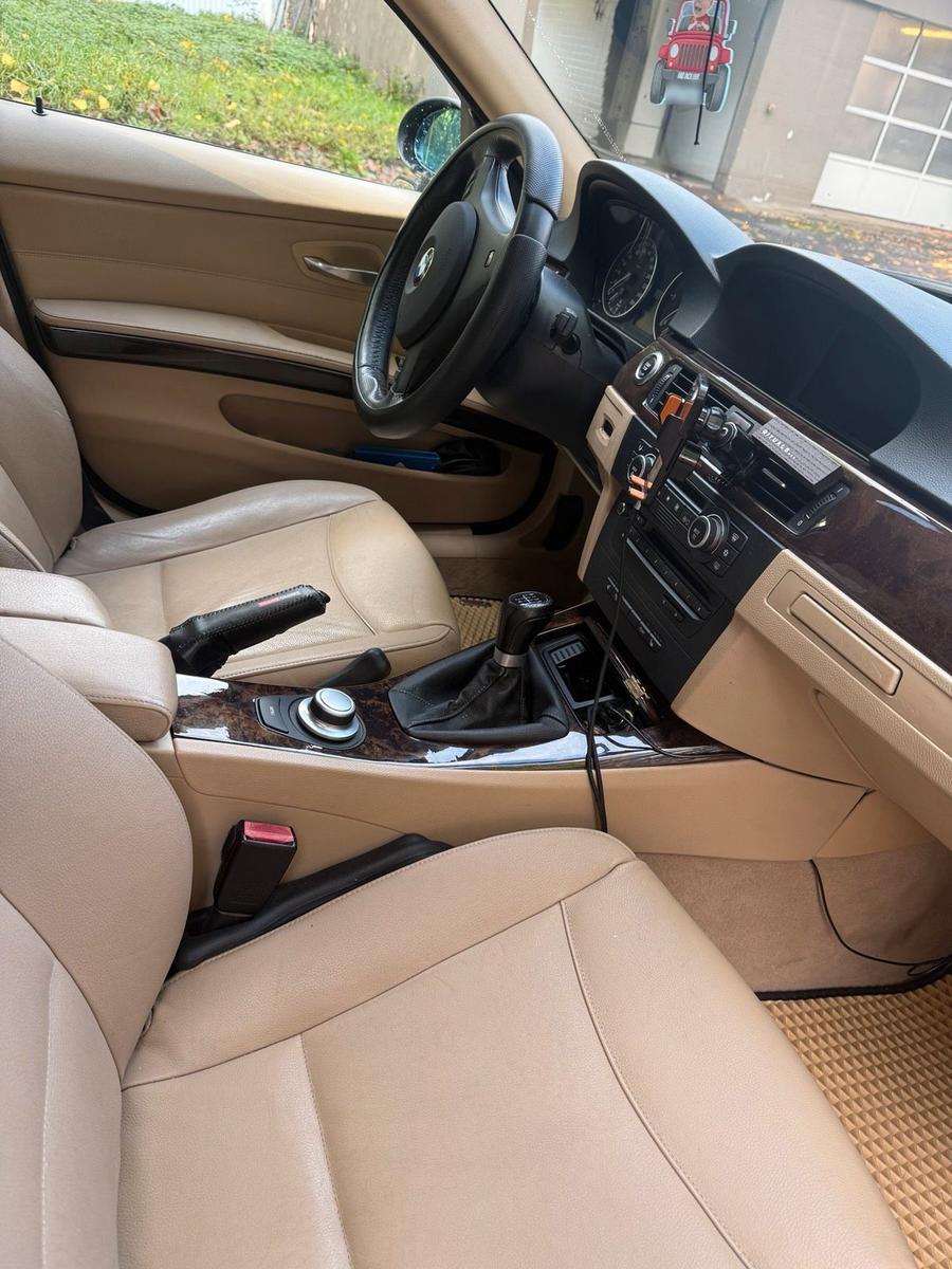 BMW 318 2008 — photo 15