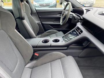 صورة مصغرة 14 لـ 2020 Porsche TAYCAN