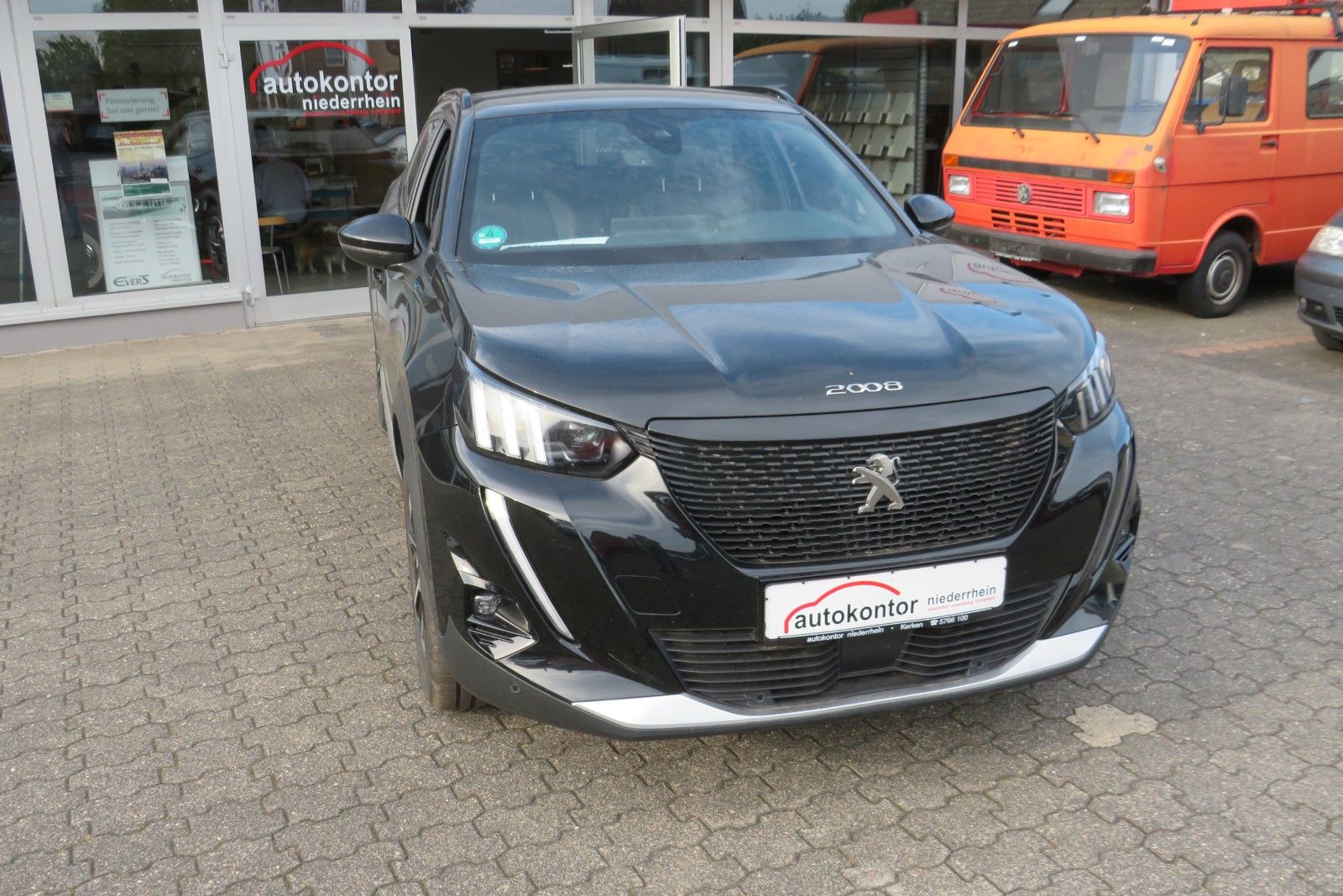 Fahrzeugabbildung Peugeot 2008 e- GT PDC KAMERA NAVI SITZH.
