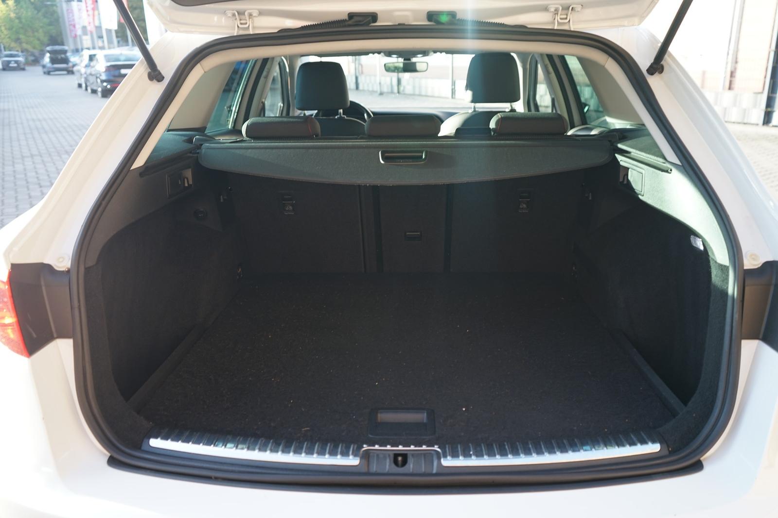 Seat Leon ST 1.8 FR DSG LED Navi AHK Sitzheizung PDC