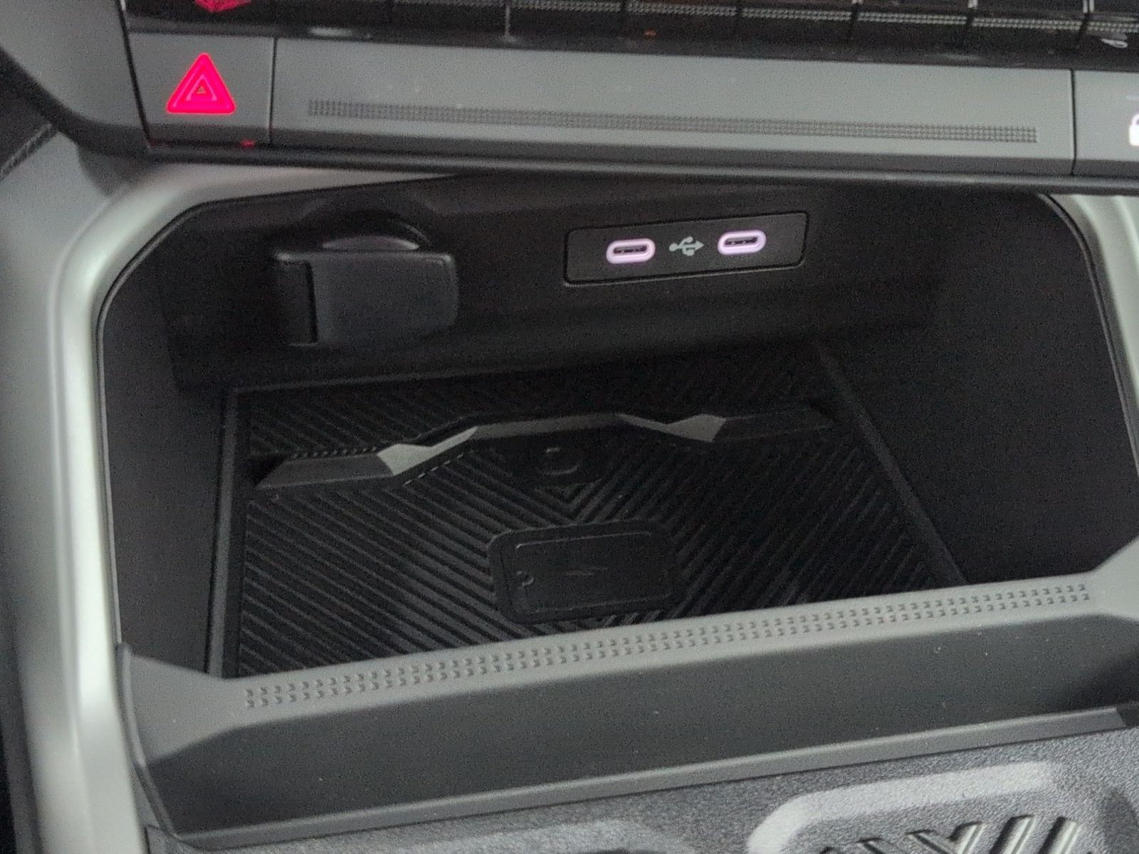 DACIA Bigster Extreme Hybrid 155 Zweifarblackierung – Bild 22