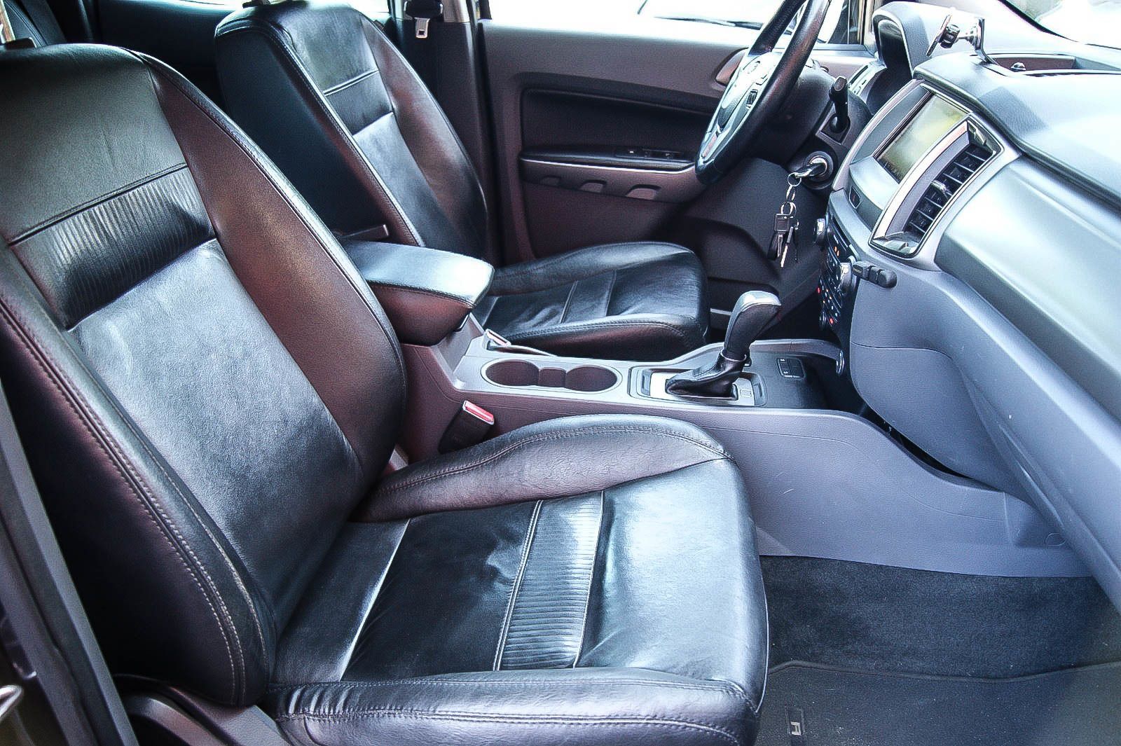 Fahrzeugabbildung Ford Ranger Limited 2.2 Doka 4x4 HARDTOP OFFROAD AHZV