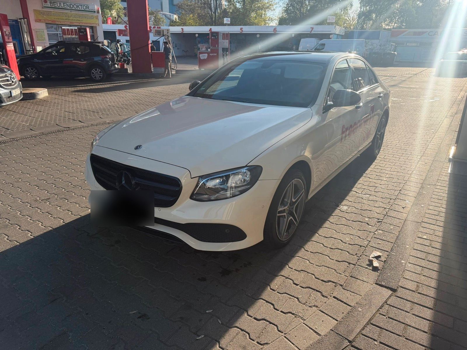 MERCEDES-BENZ E 200