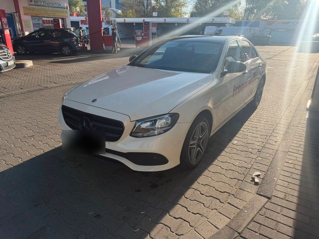 MERCEDES-BENZ E 200