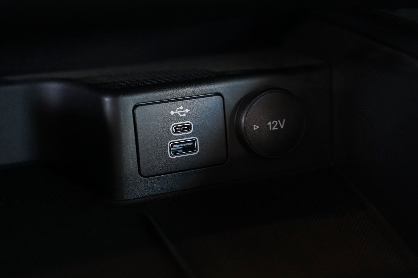 Fahrzeugabbildung Ford Kuga PHEV C&C Winter-Paket*Allwetter*Navi*Assist