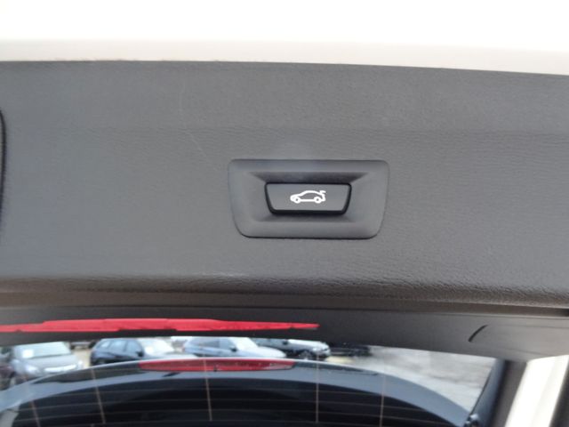 Fahrzeugabbildung BMW X1 xDrive 20i M-Sport/HUD/Pano/Kam/AHK/Navi/