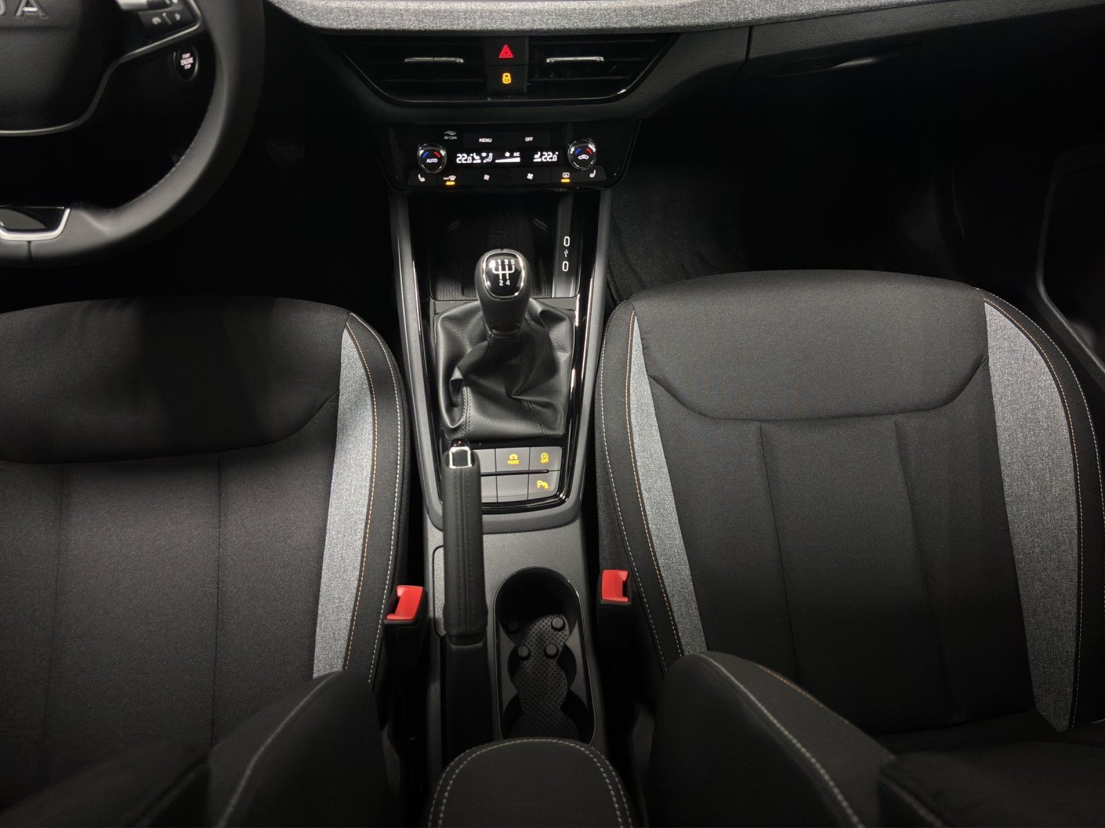 Fahrzeugabbildung SKODA Kamiq Tour 1,0 TSI 70 kW