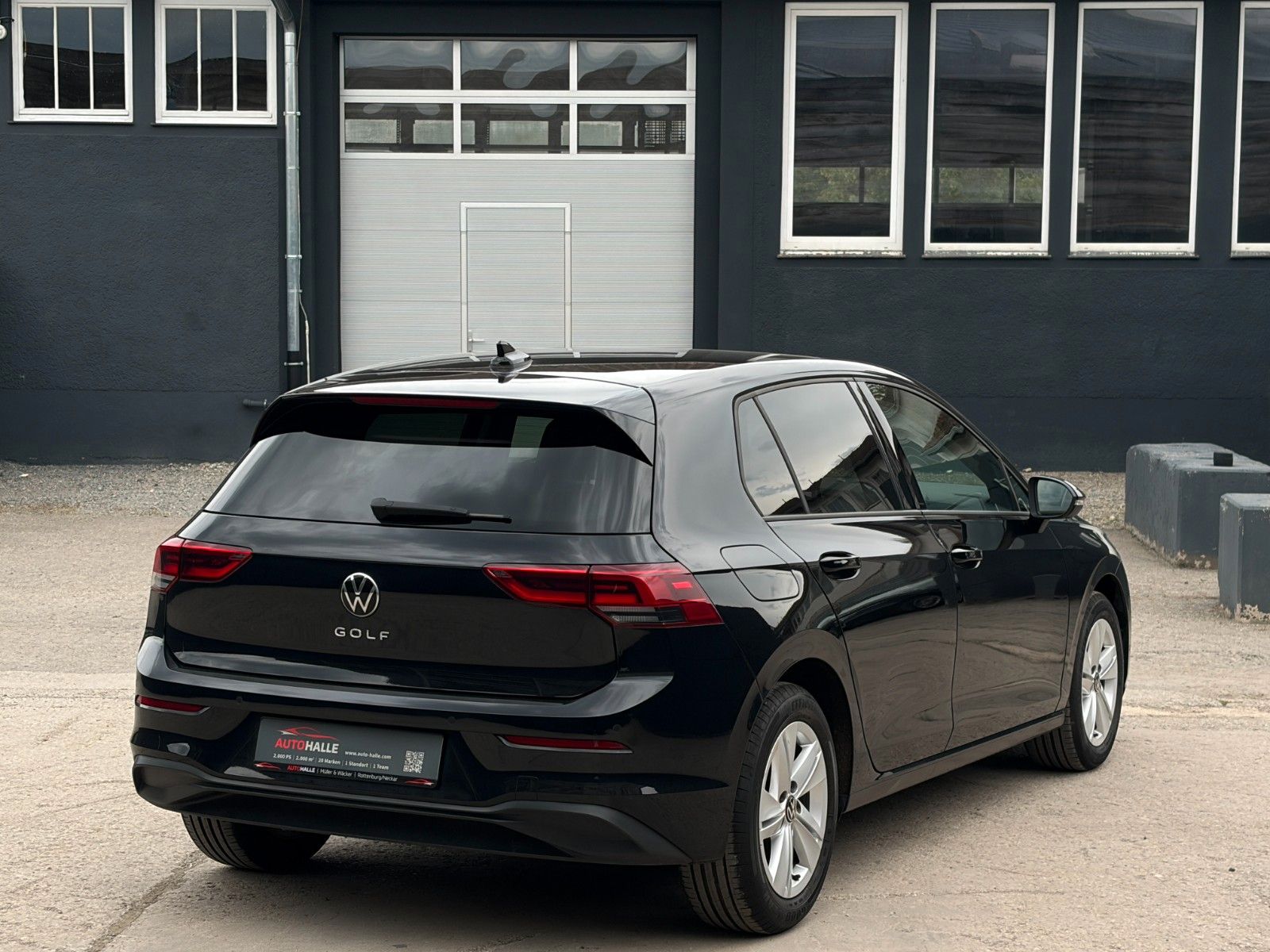 Fahrzeugabbildung Volkswagen Golf VIII Life 1.5 TSI ACC PDC NAV LHZ 3Z-KLIMA