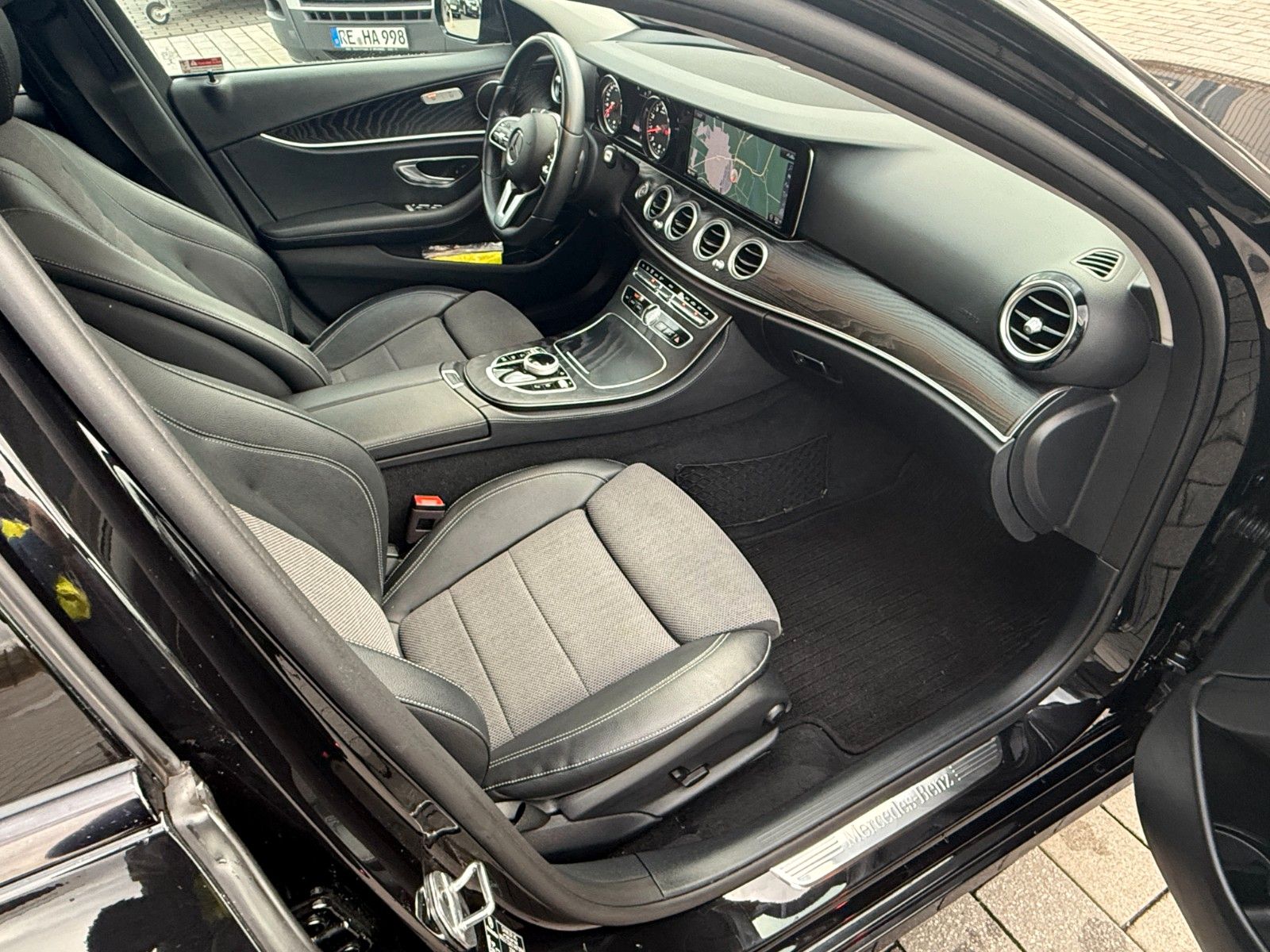 Fahrzeugabbildung Mercedes-Benz T-Modell E 200,Navi,Sitzh.